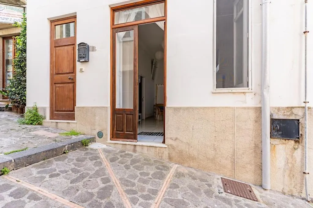 Central Studio In Lipari Monolocale Meligunis